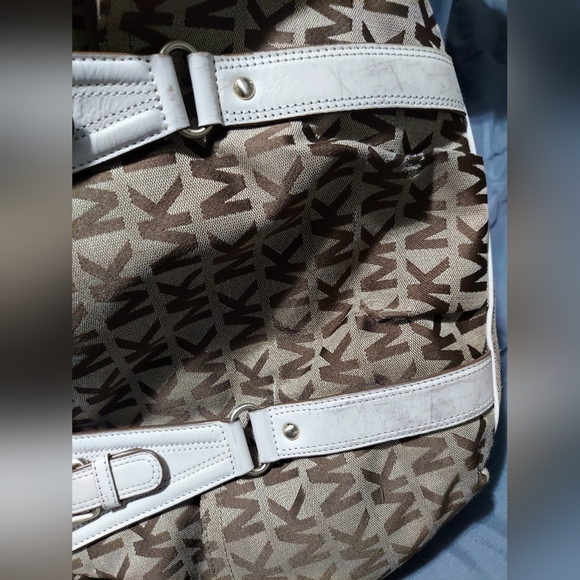 Michael Kors monogram tote - Picture 3 of 5